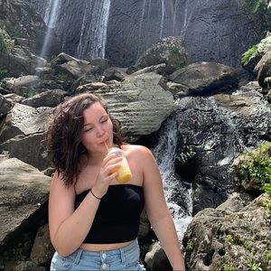 Meet your Posher, Gabriella